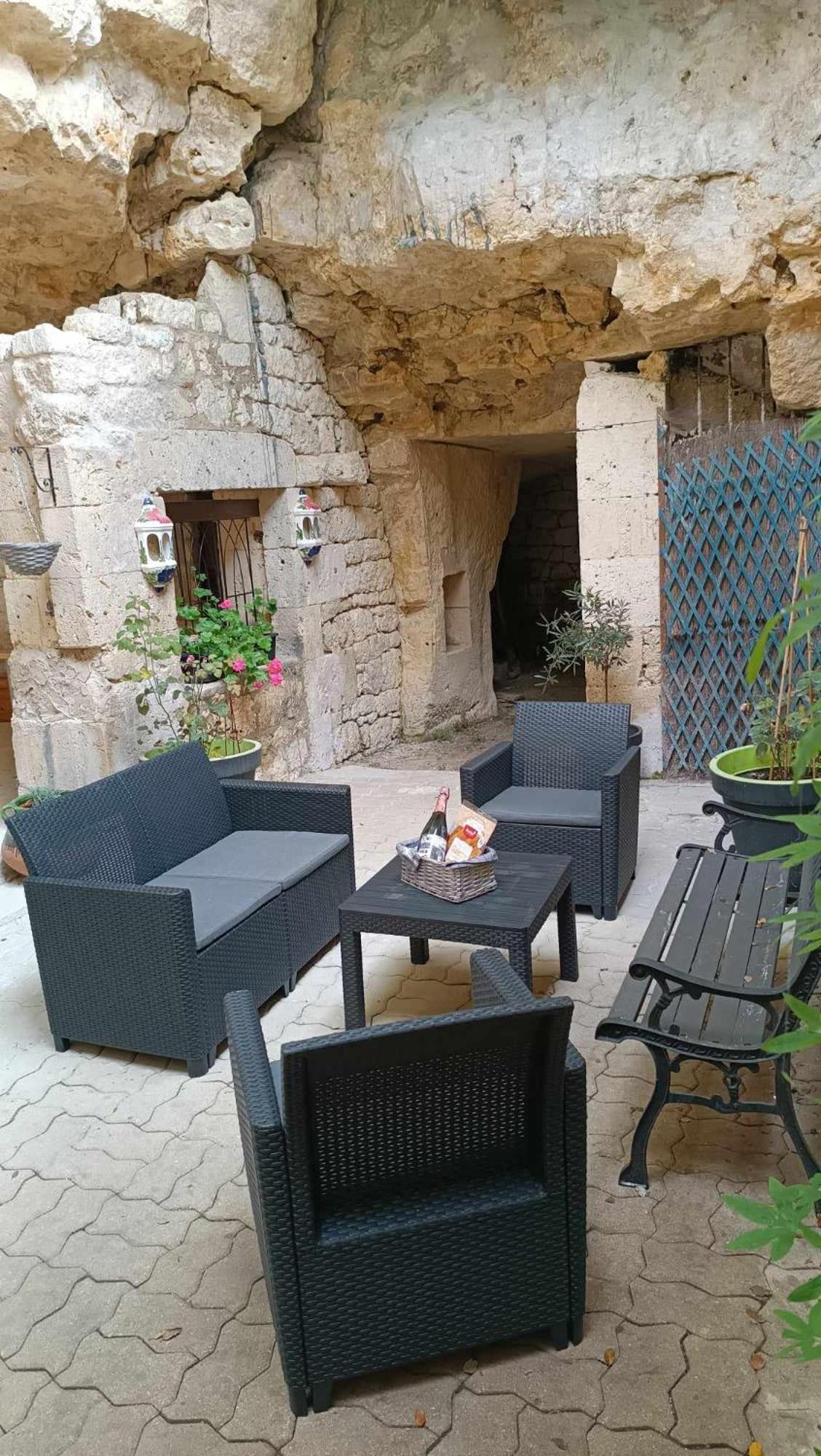 Meuble De Tourisme Petit Chail Saint Savinien Екстериор снимка