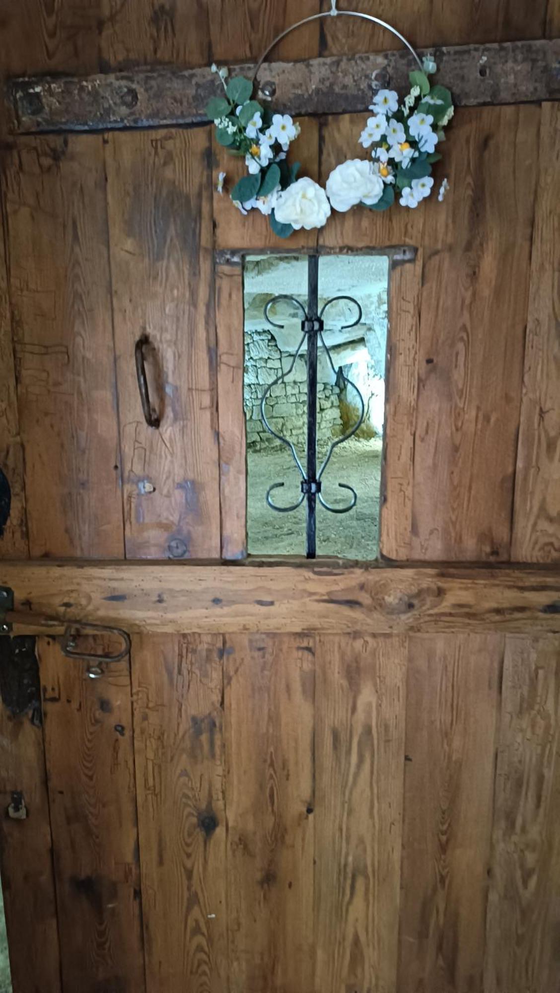 Meuble De Tourisme Petit Chail Saint Savinien Екстериор снимка